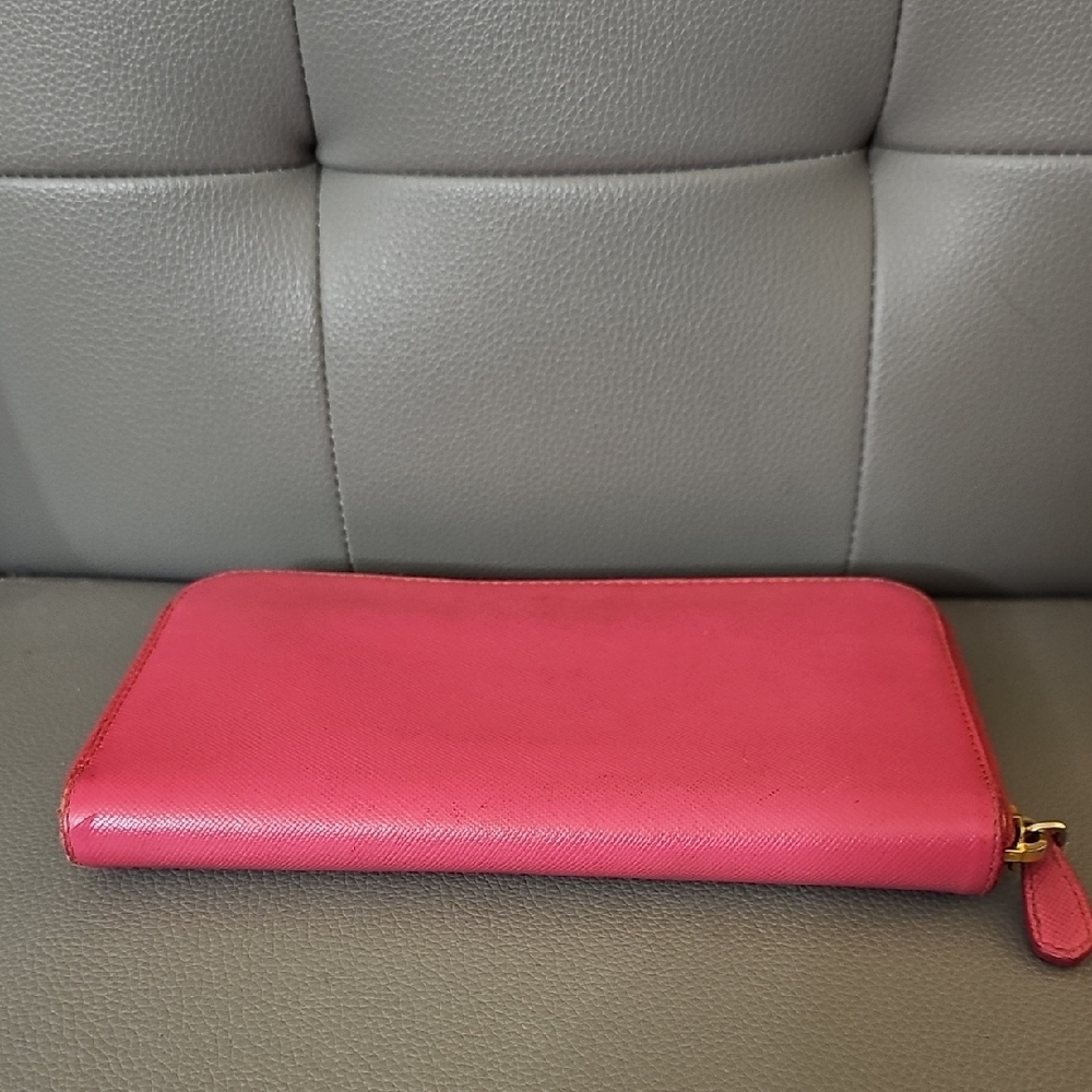 💖 Prada Pink Zippered Wallet 💖 - Picture 5 of 7